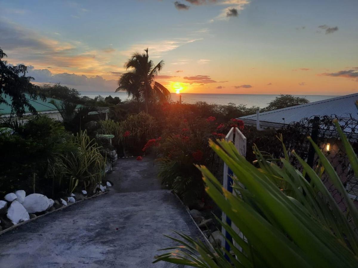 Soleil Couchant Bouillante Exteriör bild